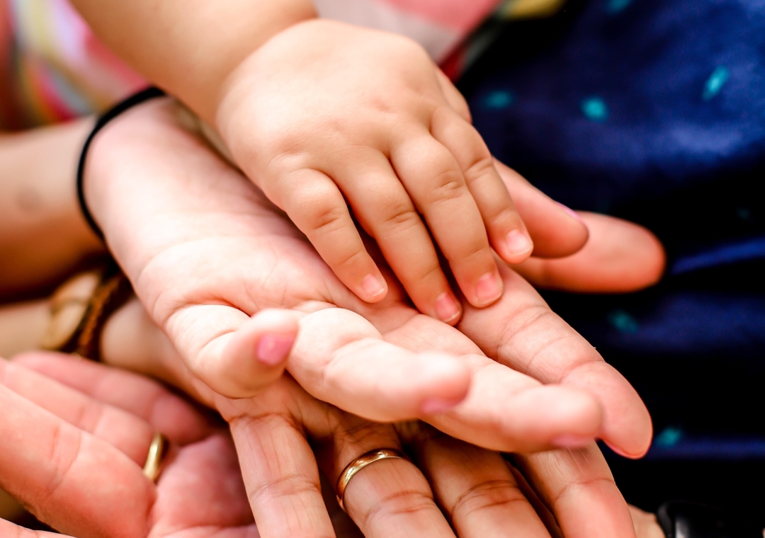 Wie wurde der Familienbonus Plus ab 01072022 erhöht-min