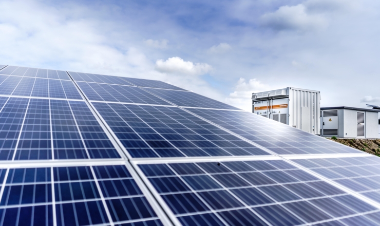 Wie ist die neue Steuerbefreiung für Energieeinspeisung von Photovoltaikanlagen geregelt?